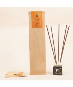 Hand rolled pure sandalwood masala incense/agarbatti. Chemical and toxin free. Ethically sourced. Natural herbs, roots & essential oils. Pack of 10 sticks