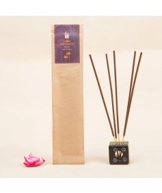 Hand rolled Patchouli Incense/Agarbatti (Pack of 10 sticks). Chemical and toxin free. Ethically sourced. Natural herbs, roots & essential oils.