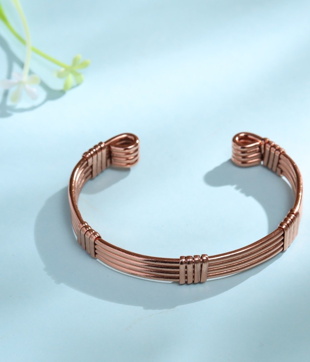 तांबे की अंगूठी पहनने के ज्योतिष लाभों के बारे में कितना जानती हैं आप |  significance of copper ring | HerZindagi